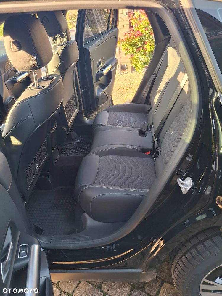 Mercedes-Benz GLA 180 d Progressive 8G-DCT - 13