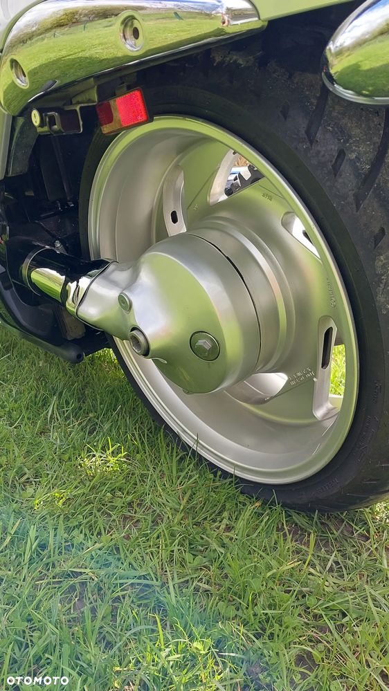 Suzuki Boulevard - 19