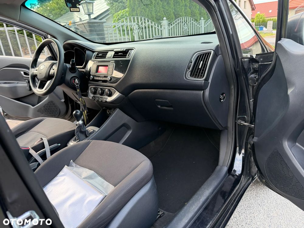 Kia Rio - 10