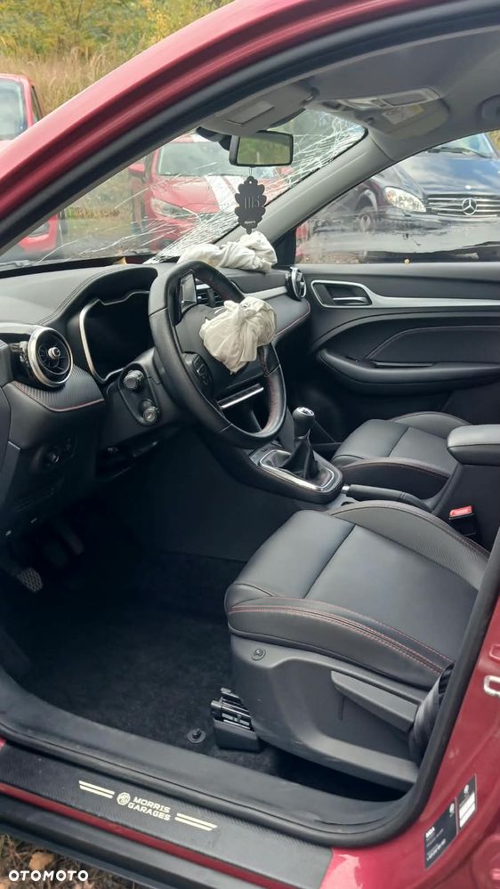 MG ZS - 10