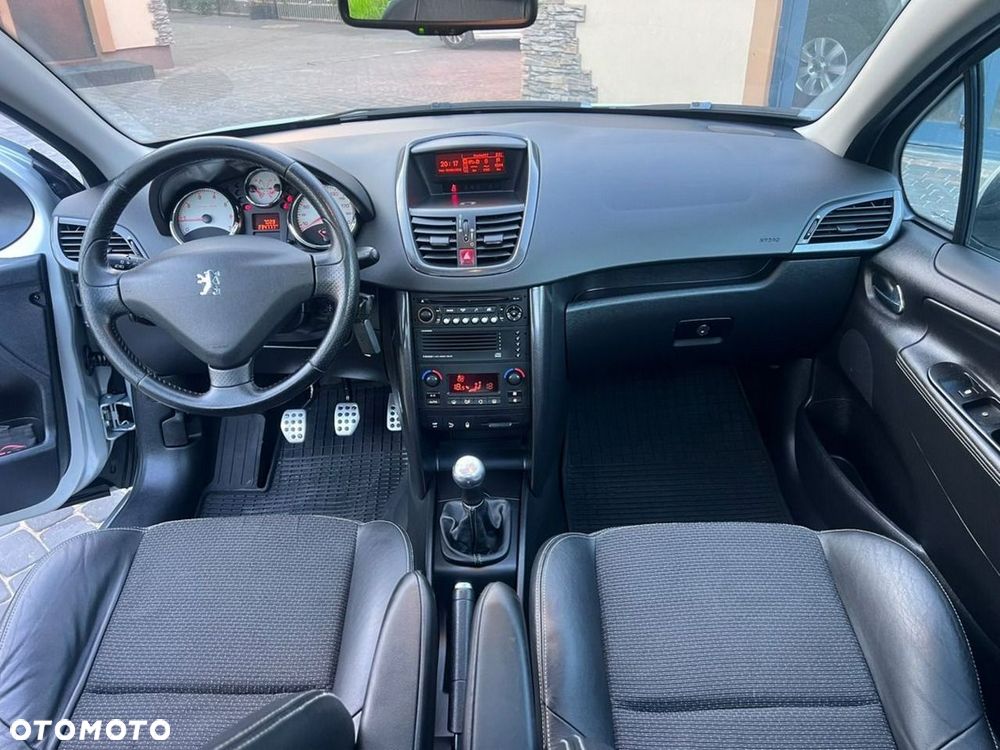 Peugeot 207 1.6 THP Platinum - 12