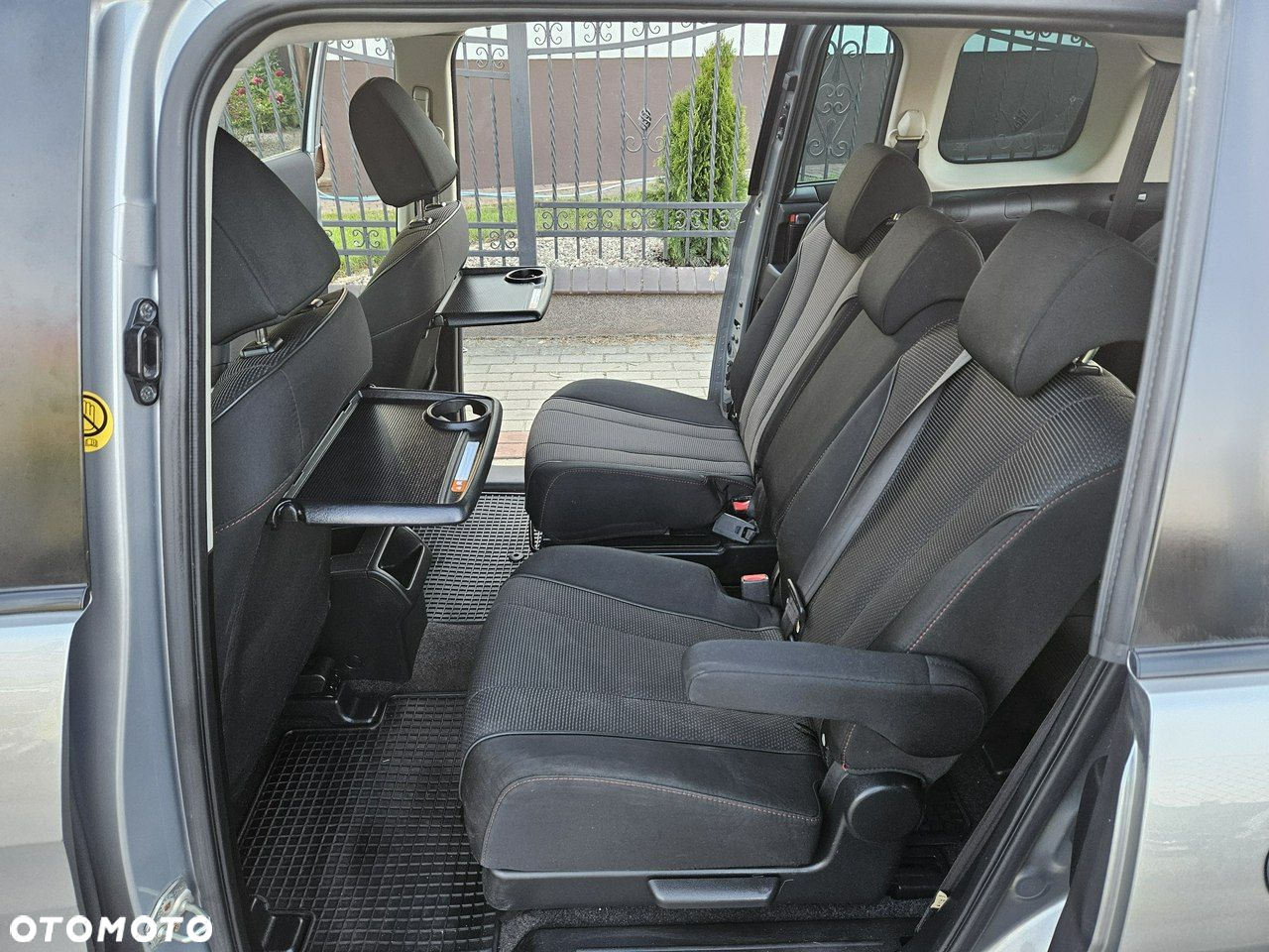 Mazda 5 - 10