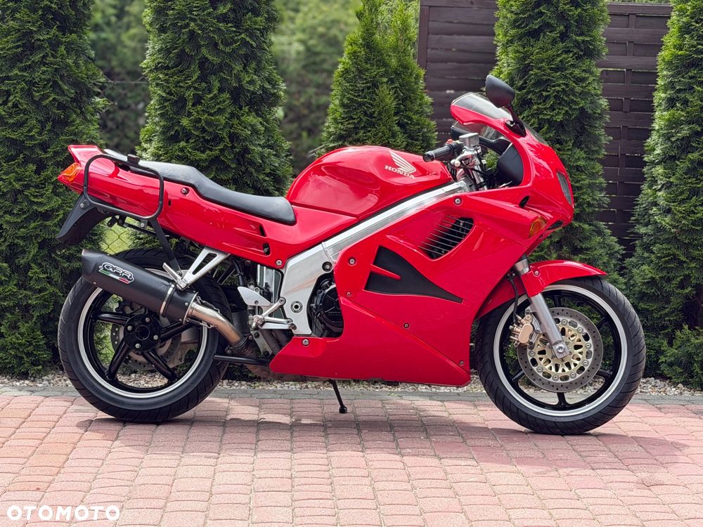 Honda VFR - 3