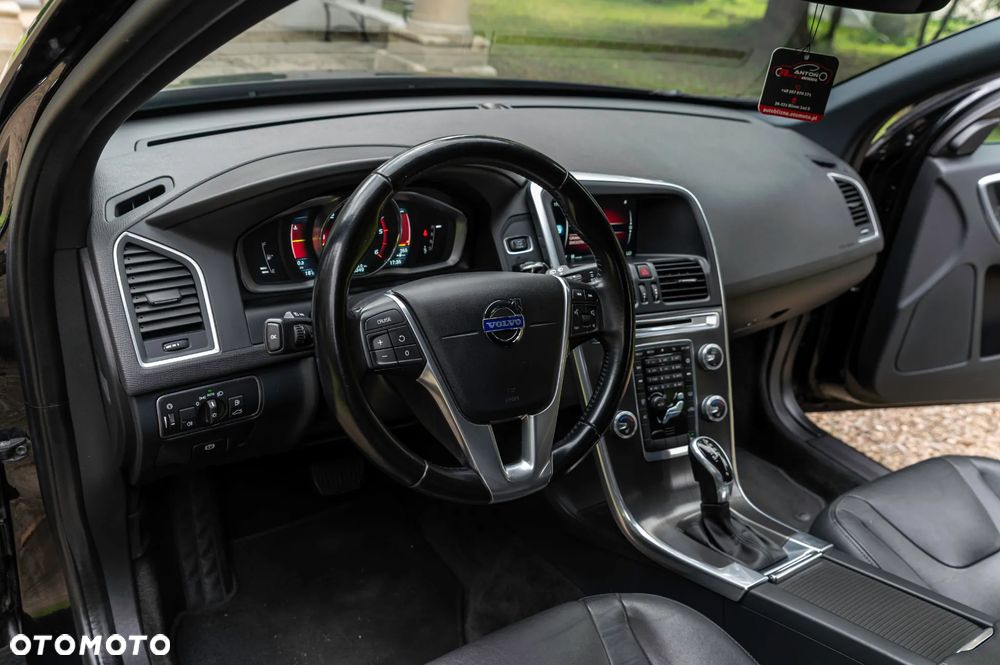 Volvo XC 60 D3 Geartronic Summum - 28
