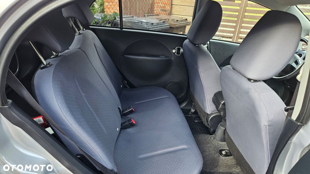 Peugeot iOn High Line - 11