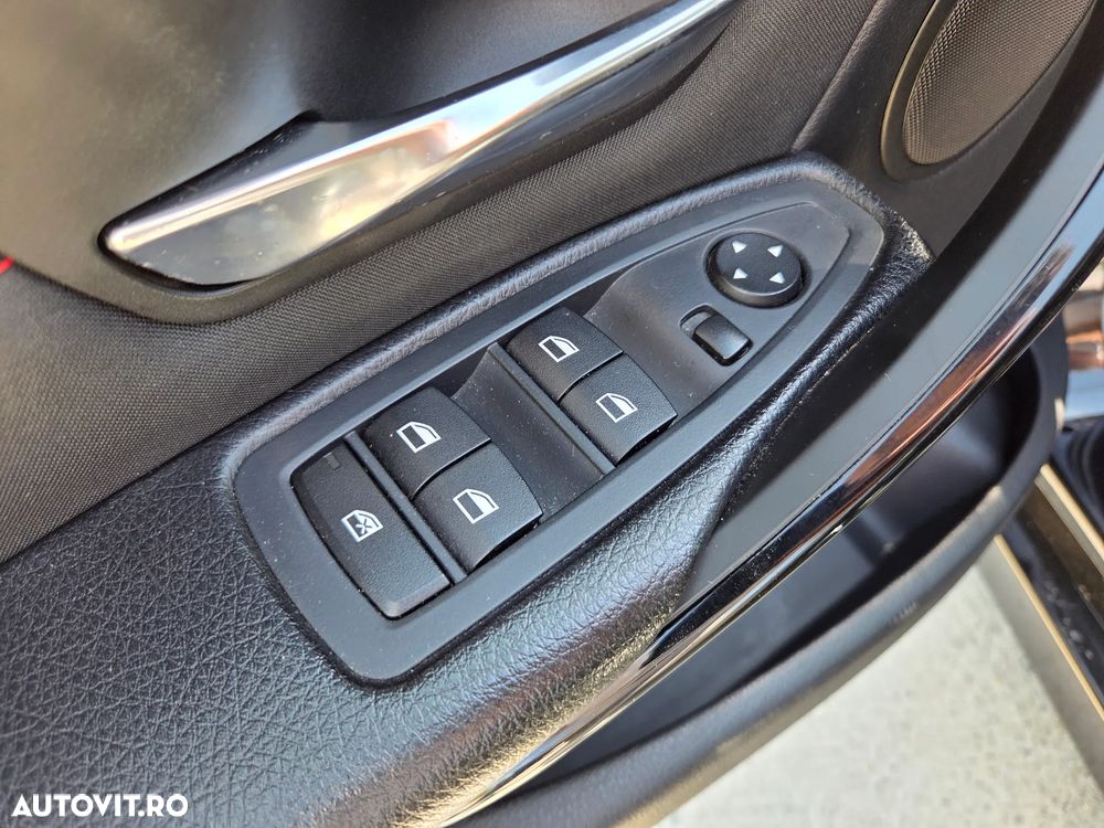 BMW Seria 3 320i - 10