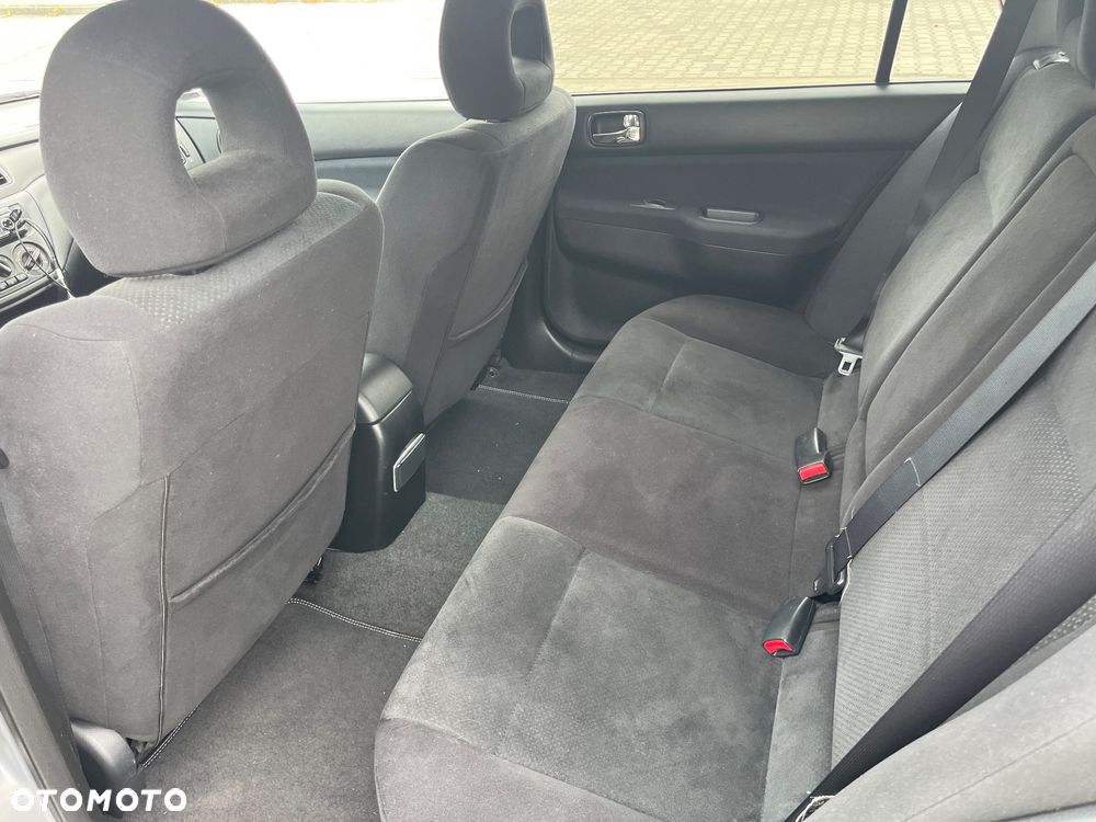 Mitsubishi Lancer - 18