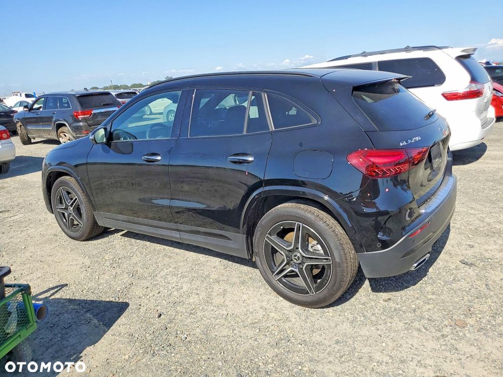 Mercedes-Benz GLA 250 4-Matic - 2