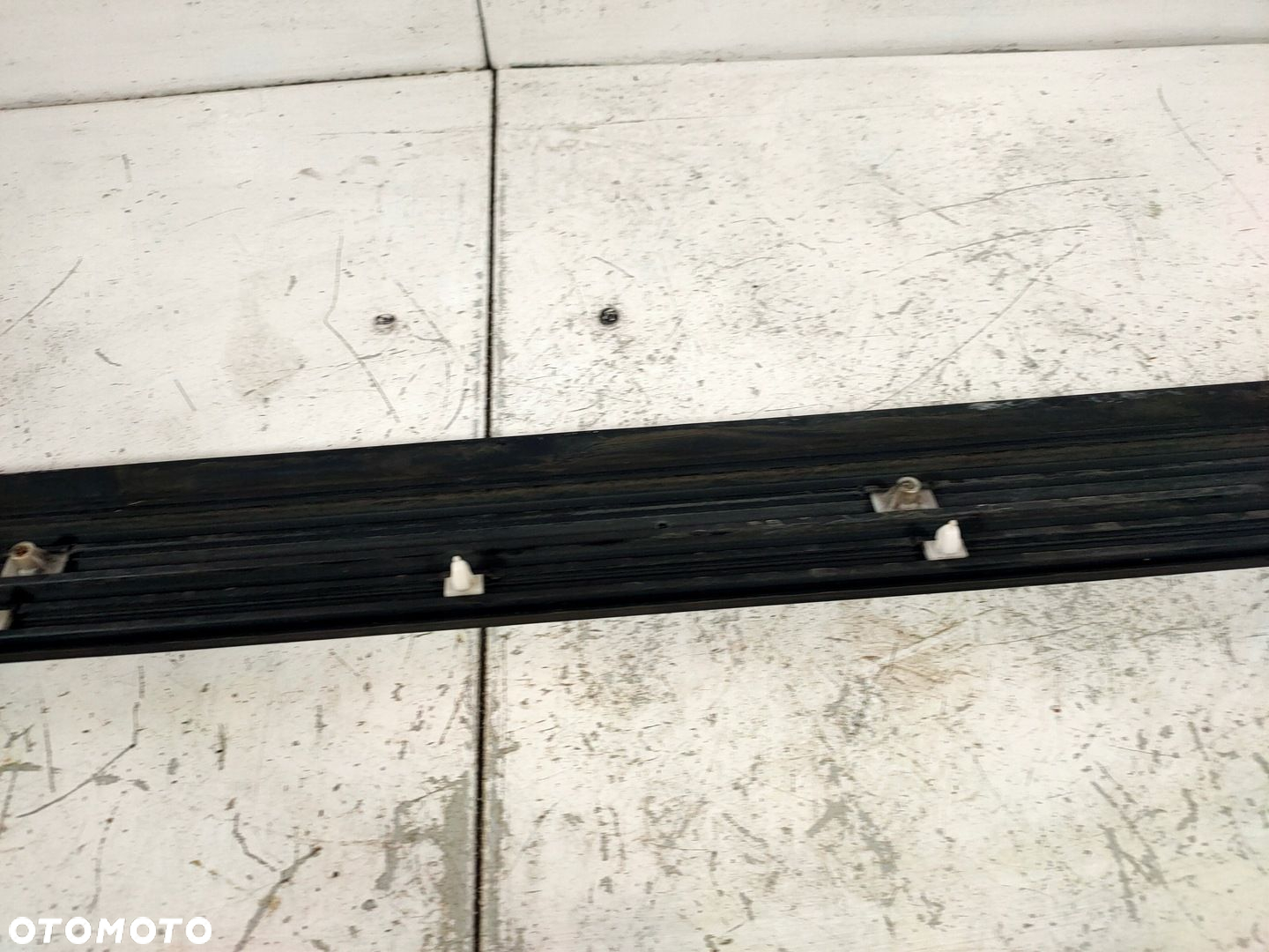 LISTWA DRZWI DOLNA skoda superb 9102 - 9