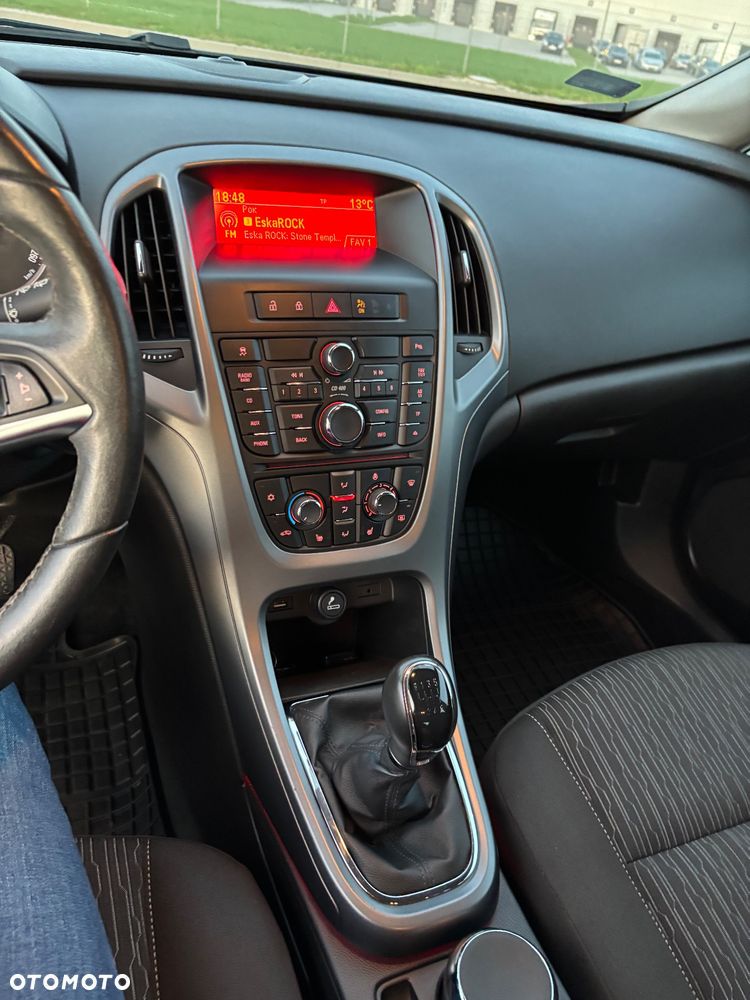 Opel Astra IV 1.4 T Active - 12