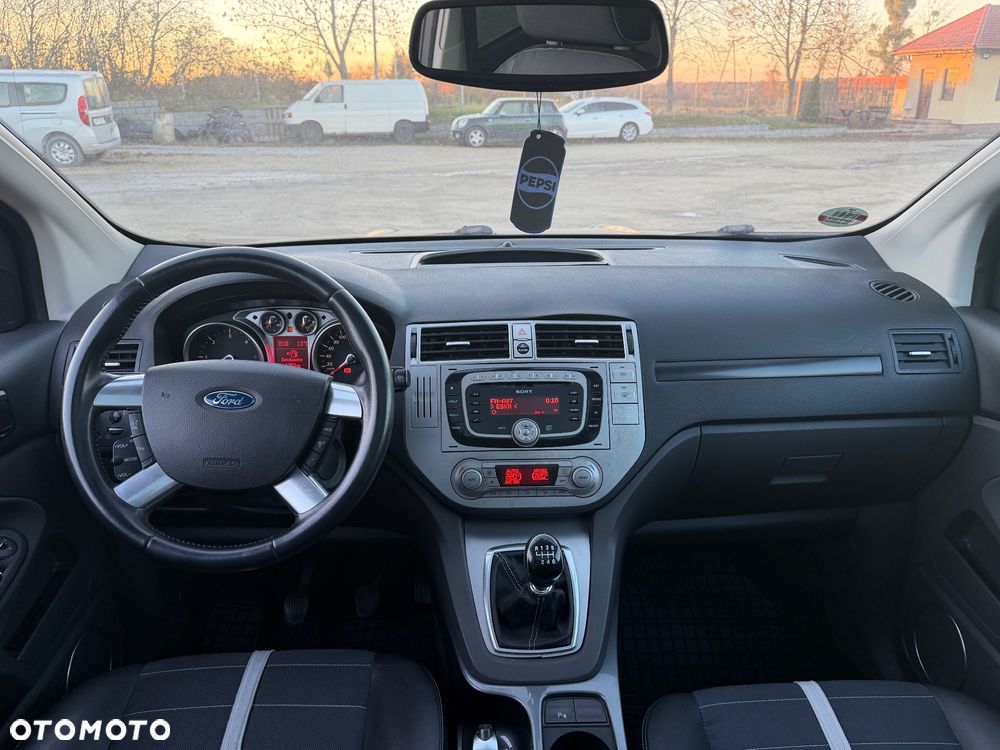 Ford Kuga 2.0 TDCi 4x4 Titanium - 26