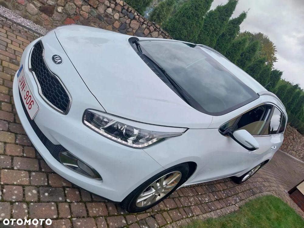 Kia Ceed - 33