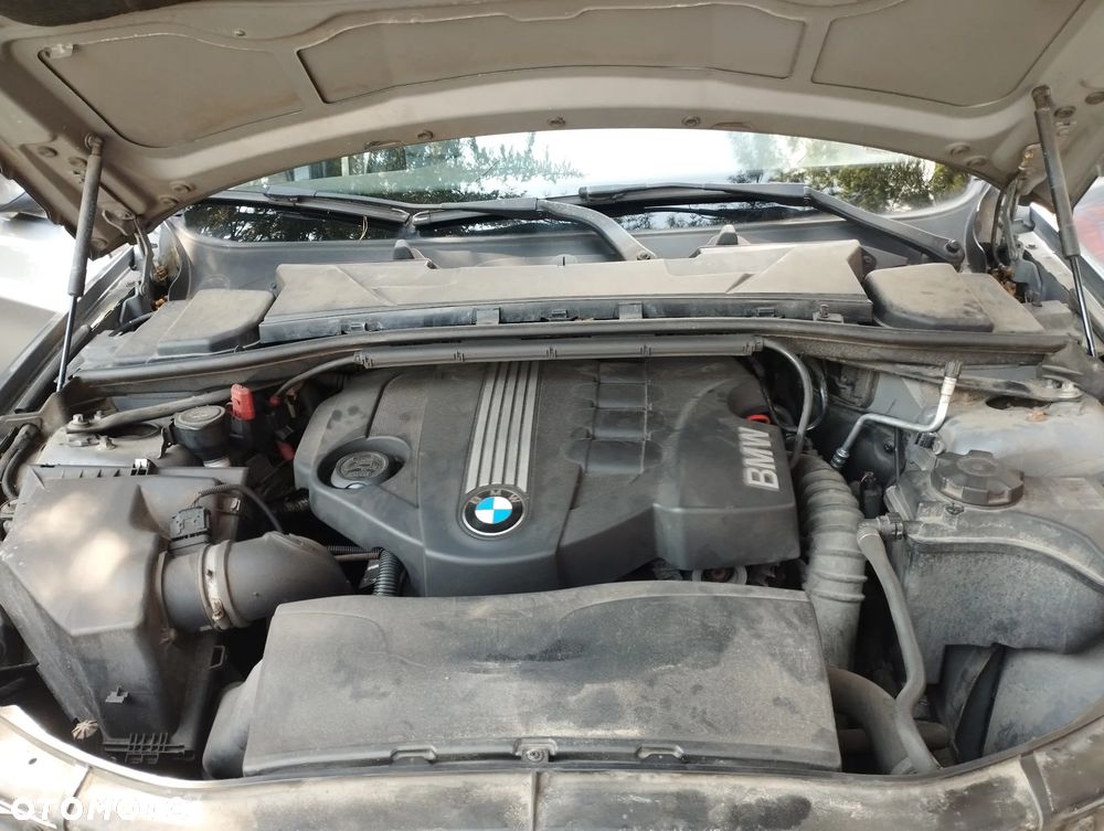 BMW Seria 3 318d DPF Edition Sport - 15