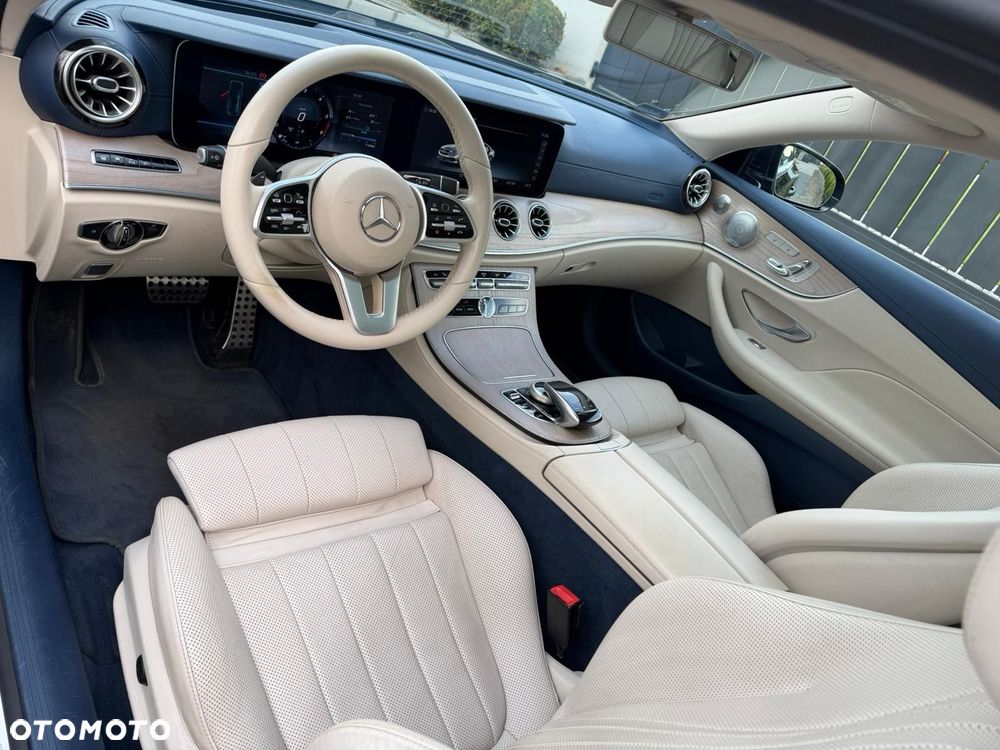 Mercedes-Benz Klasa E 220 d 4-Matic 9G-TRONIC - 11