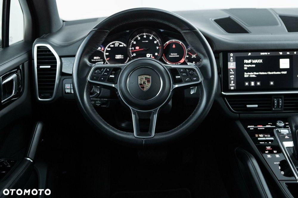 Porsche Cayenne - 23