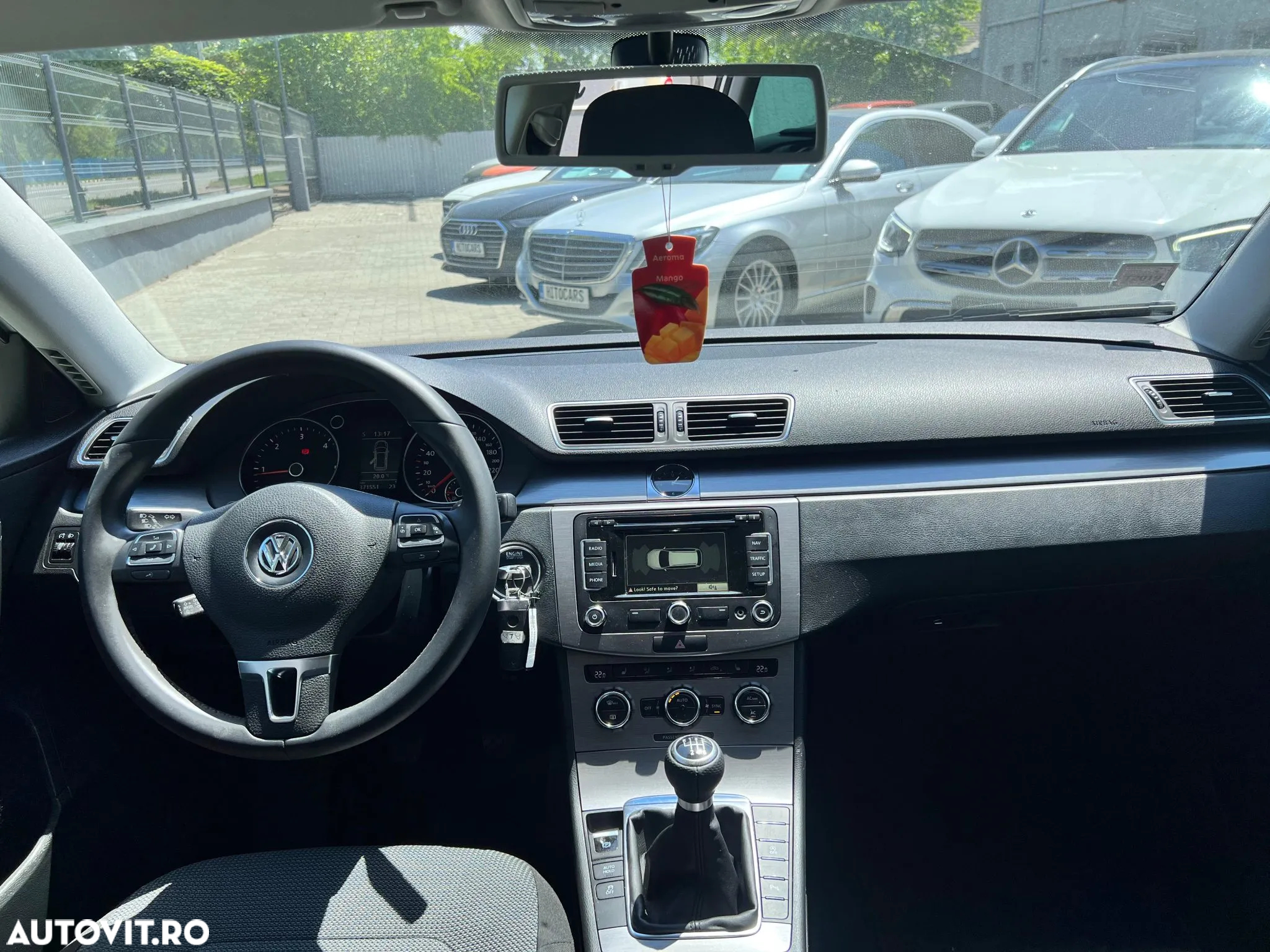 Volkswagen Passat - 10