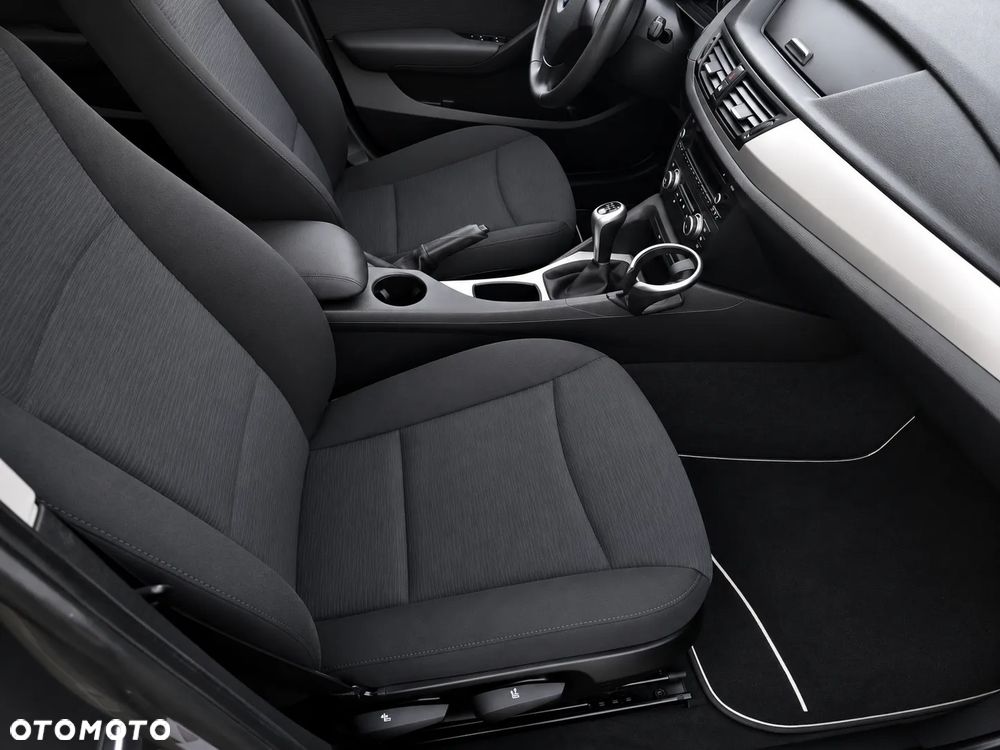 BMW X1 sDrive18d xLine - 26