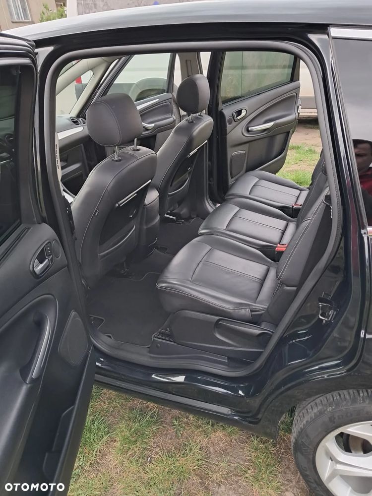 Ford S-Max - 13