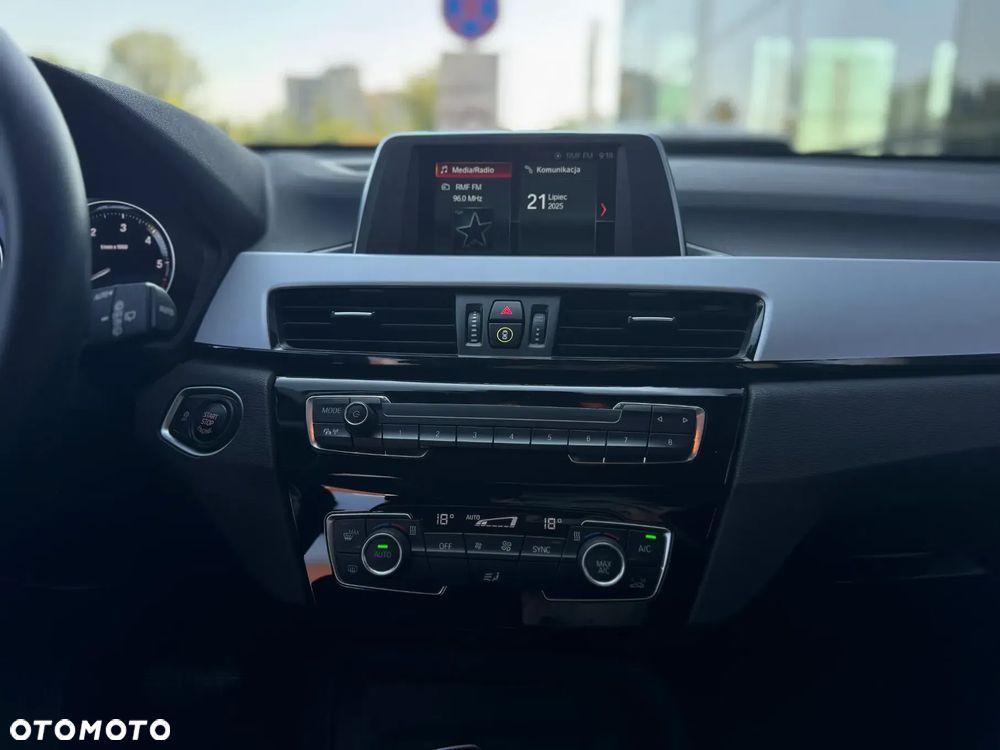 BMW X1 xDrive18d Sport Line - 12