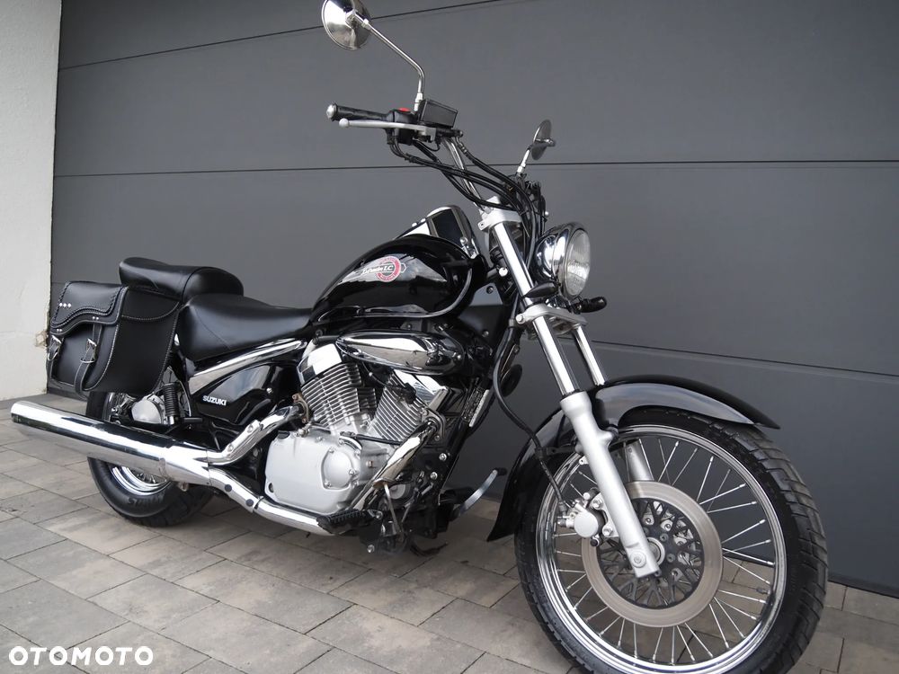 Suzuki Intruder - 5