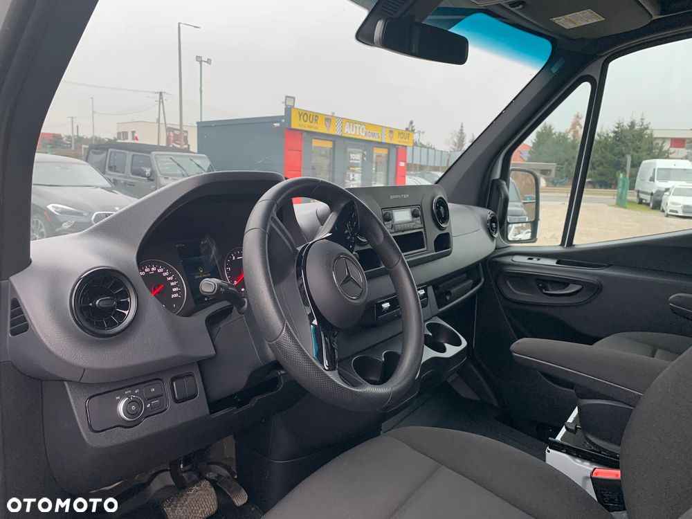 Mercedes-Benz Sprinter - 8