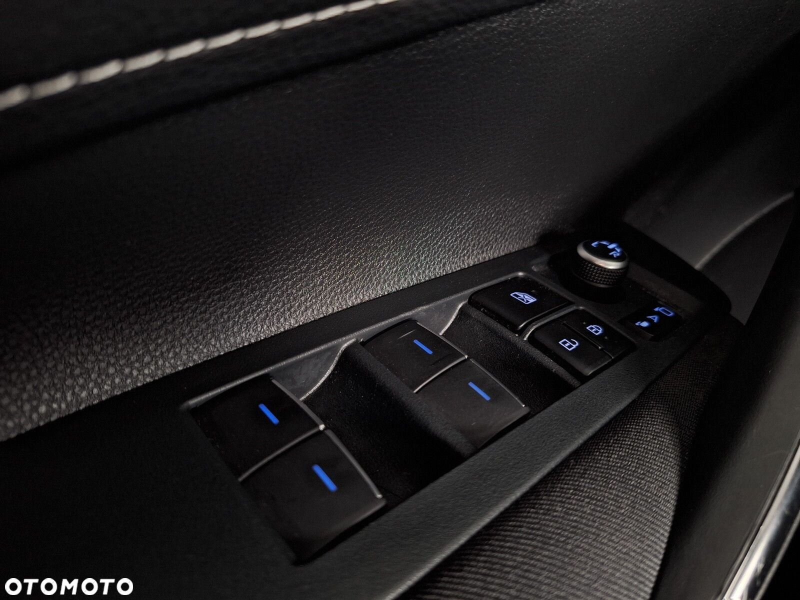 Toyota Corolla 1.8 Hybrid Comfort - 36