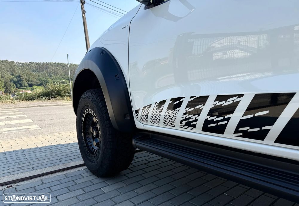 Nissan Navara 2.3 dCi CD 4WD N-Guard Auto - 17