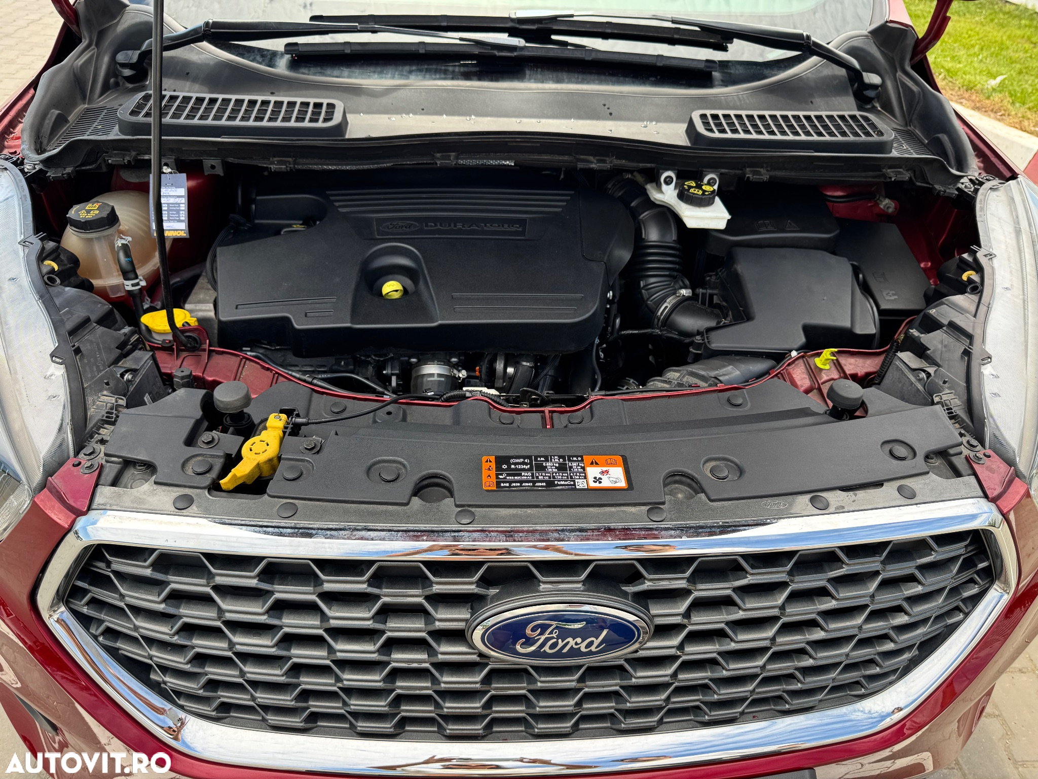Ford Kuga 2.0 TDCi 4WD Powershift ST-Line - 28