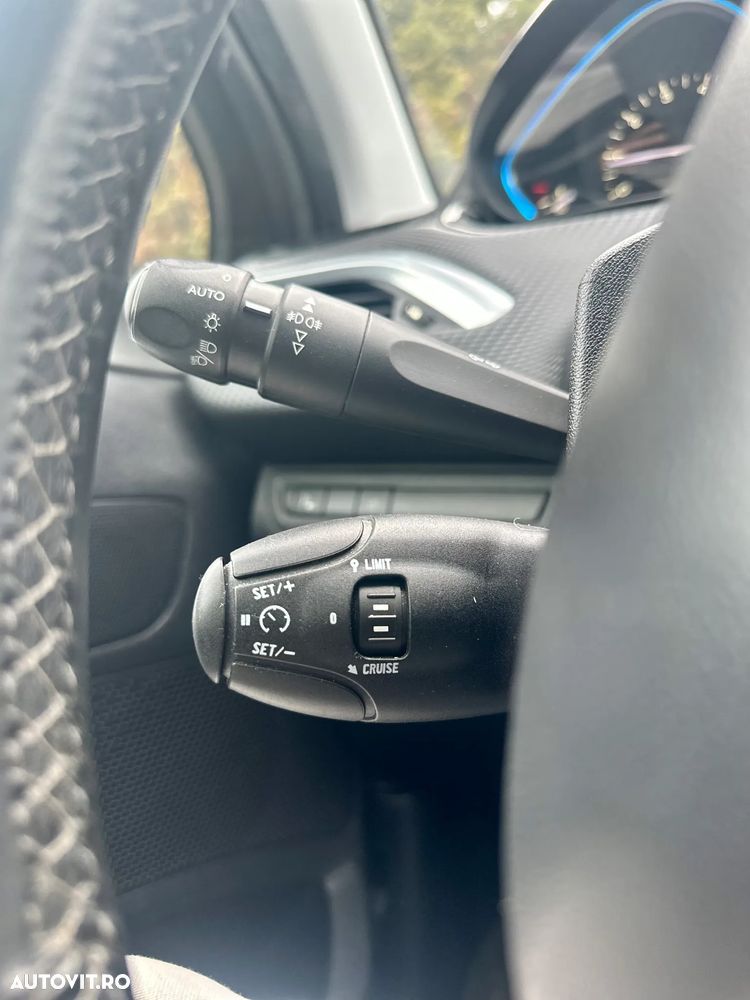 Peugeot 2008 - 18