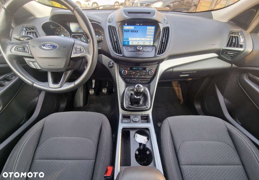 Ford Kuga - 25