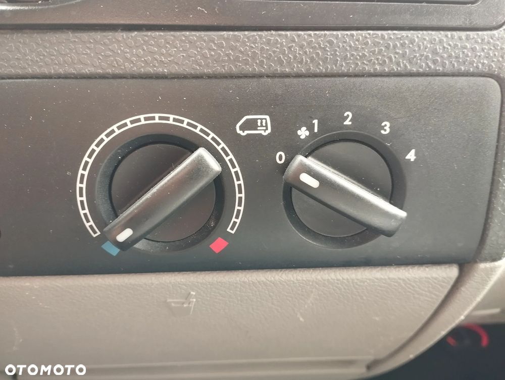 Volkswagen TRANSPORTER T5 - 20