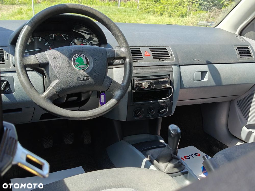 Skoda Fabia 1.2 HTP Sport - 19