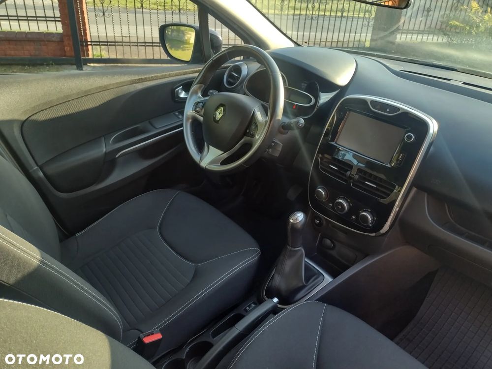 Renault Clio 1.2 16V 75 Limited - 13