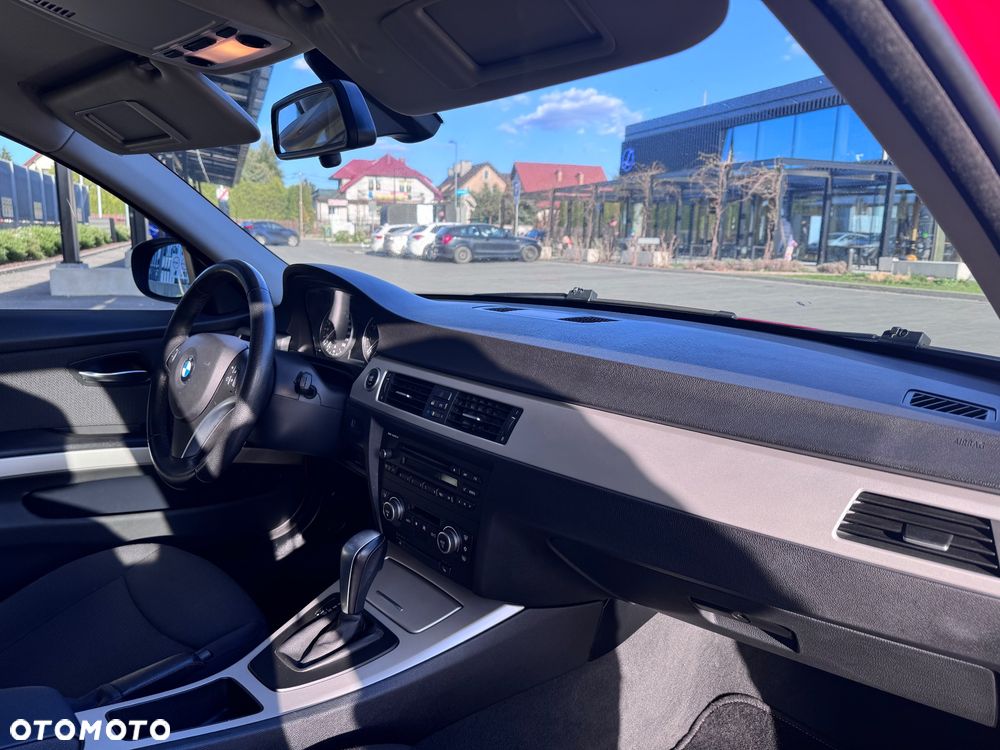 BMW Seria 3 320i Edition Exclusive - 13