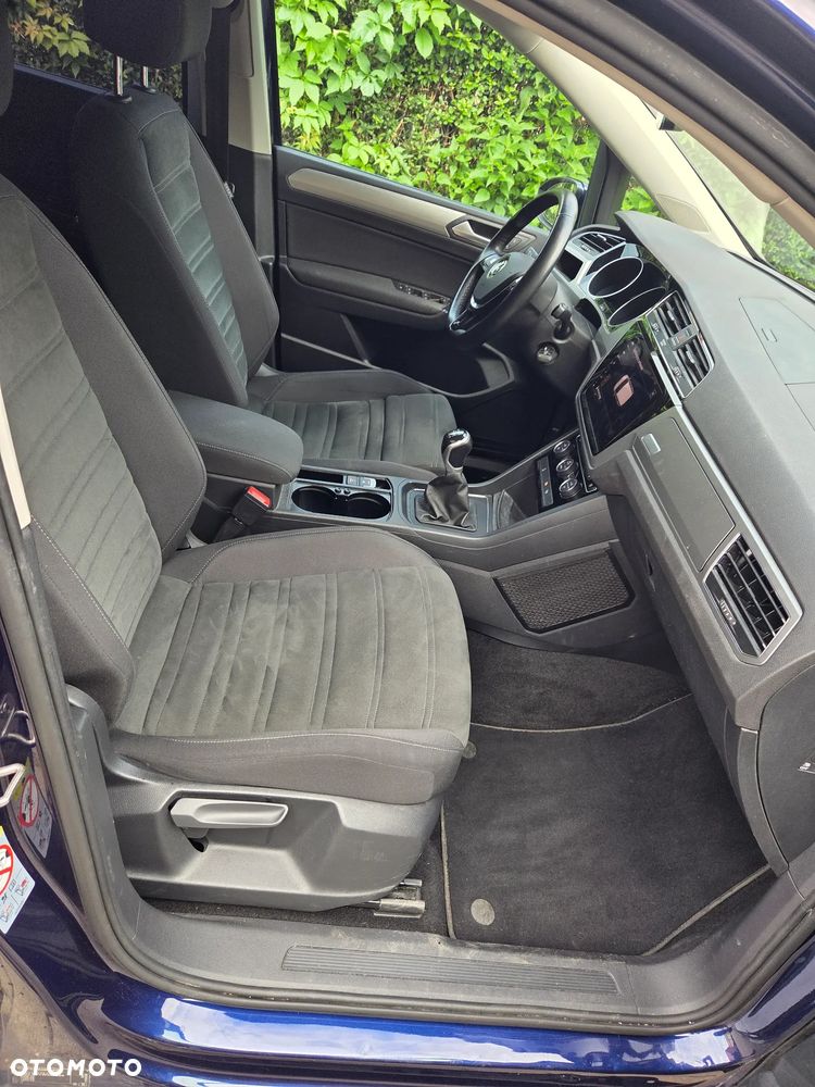 Volkswagen Touran 2.0 TDI SCR UNITED - 9