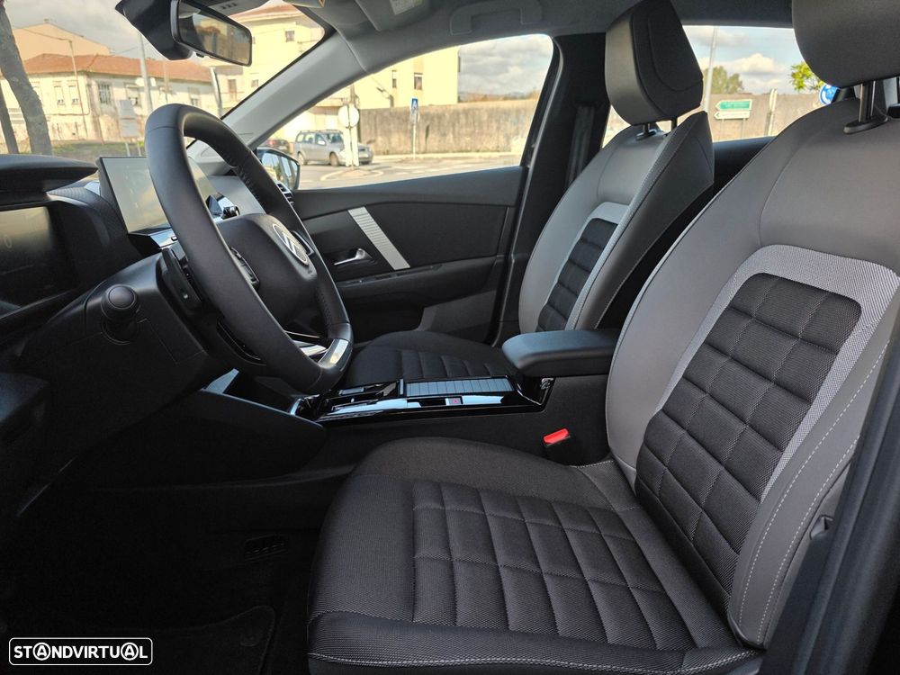 Citroën C4 1.2 Hybrid Plus e-DSC6 - 26