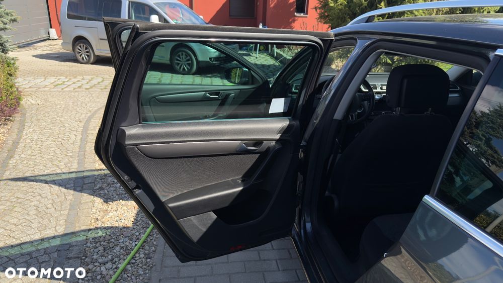 Volkswagen Passat 1.6 TDI BlueMotion Technology Comfortline - 16