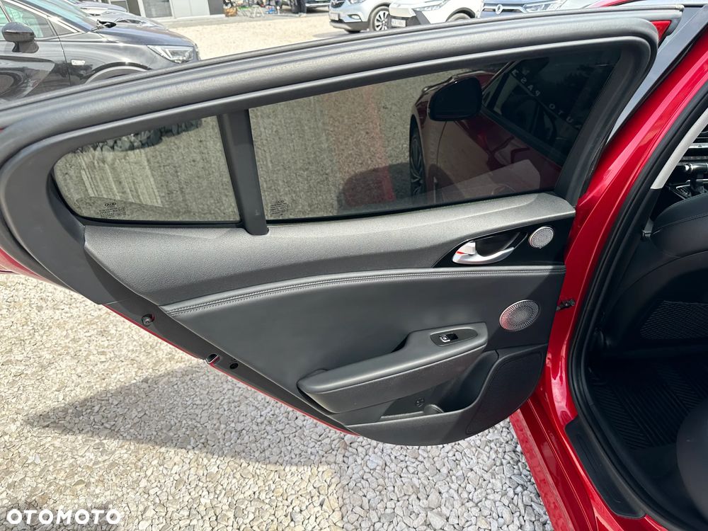 Kia Stinger 2.0 T-GDI L - 23