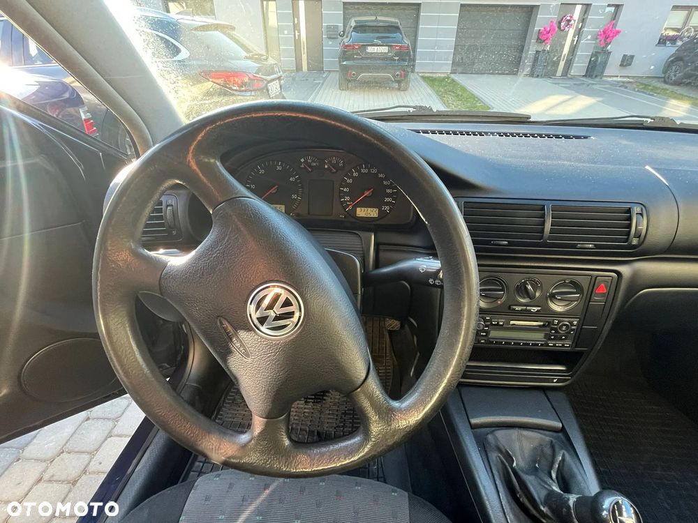 Volkswagen Passat 1.9 TDI CL - 15