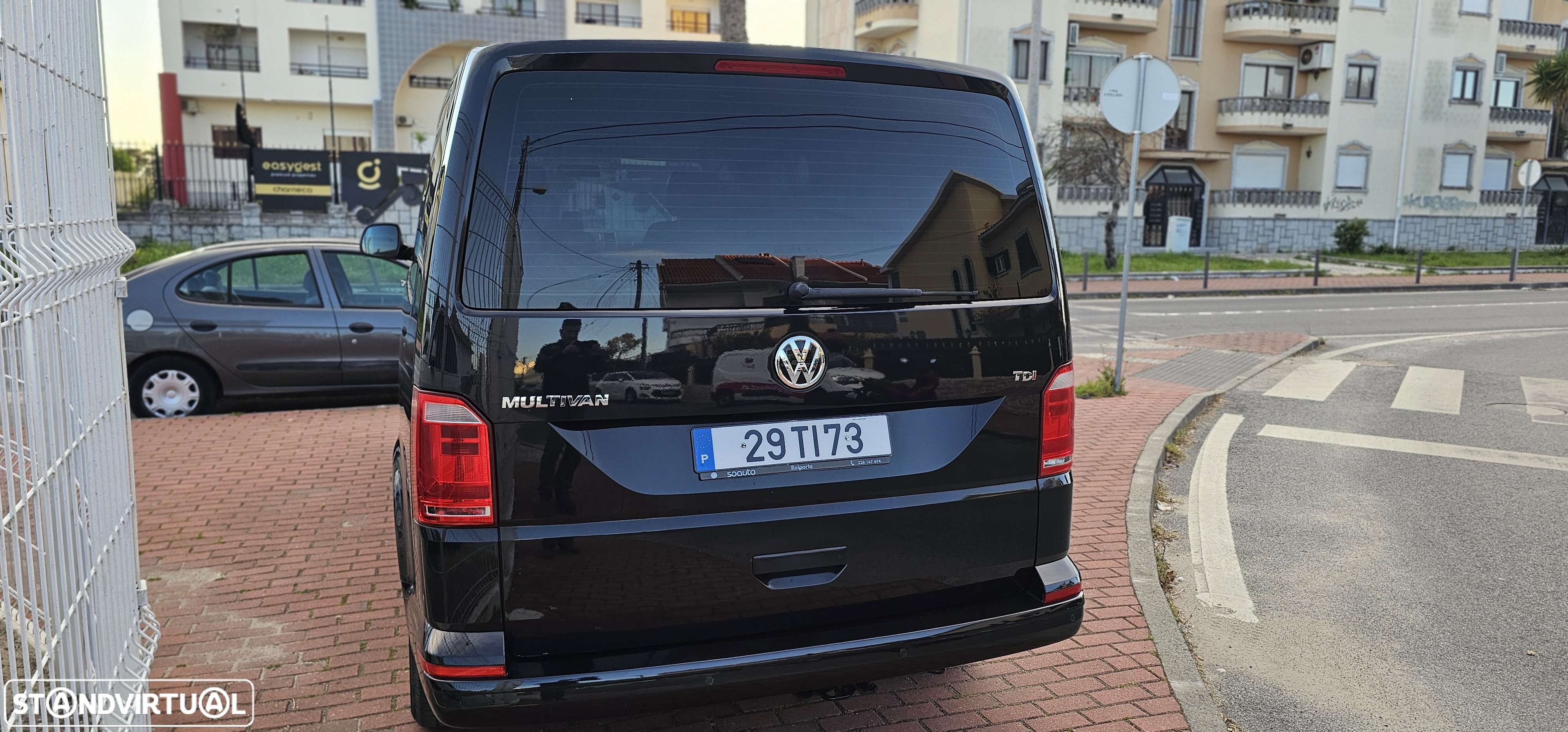 VW Multivan 2.0 TDi BM Longa Comfortline DSG - 16