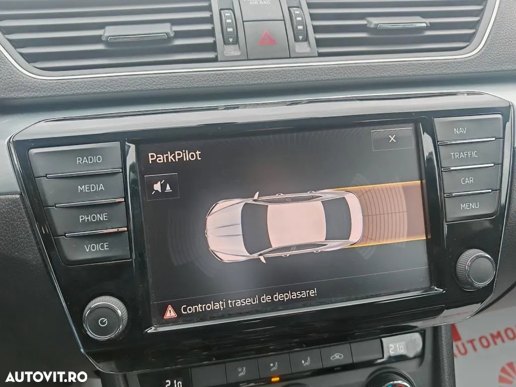 Skoda Superb 2.0 TDI DSG Ambition - 13
