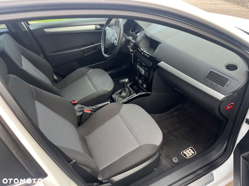 Opel Astra 1.4 Caravan Edition - 10