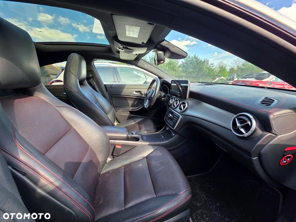 Mercedes-Benz CLA 250 7G-DCT AMG Line - 18