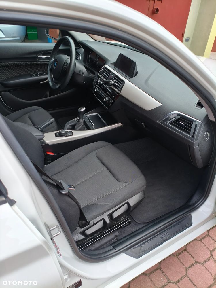 BMW Seria 1 - 25