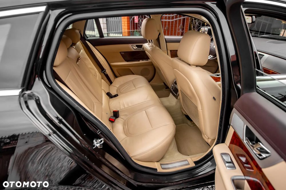 Jaguar XF 3.0 V6 S - 20