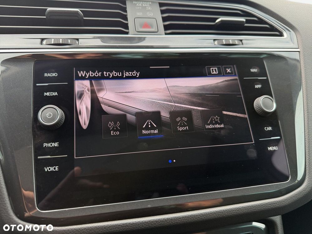 Volkswagen Tiguan 2.0 TSI 4Mot Elegance DSG - 32