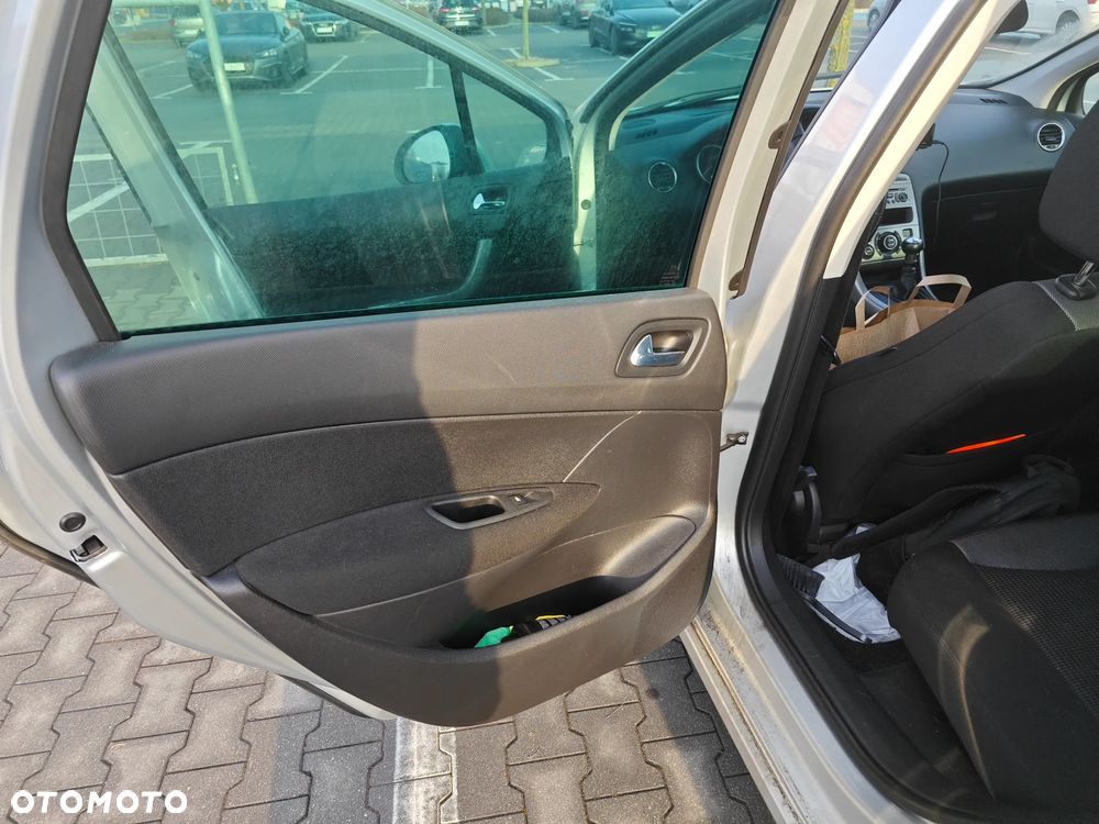 Peugeot 308 1.6 HDi Premium - 9