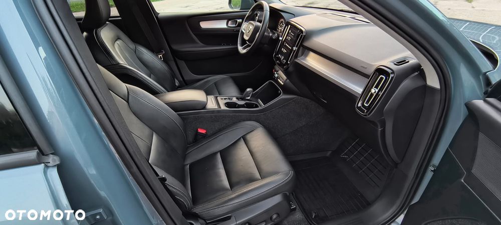 Volvo XC 40 T5 AWD Geartronic Momentum - 27