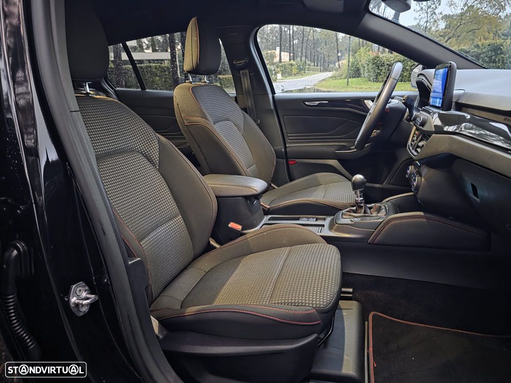 Ford Focus SW 1.0 EcoBoost Hybrid ST-LINE - 17