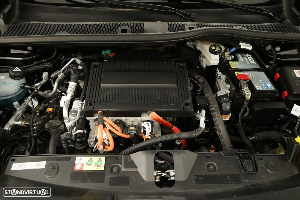 Peugeot e-2008 50 kWh GT - 24